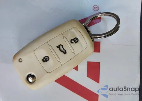 2018 Volkswagen Beetle 2.0T Coast/2.0T S z USA, uszkodzony, nr VIN 3VWFD7AT1JM707989